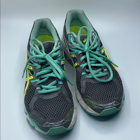 asics running shoes size 3